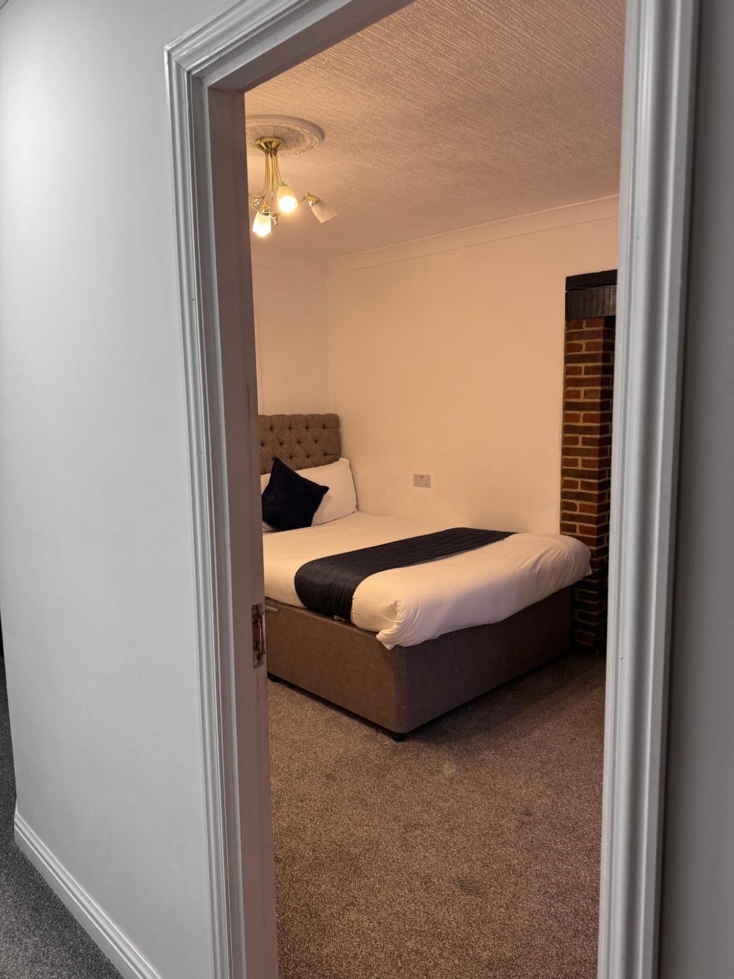 All Seasons Gatwick Guest House & Parking Horley Exterior foto