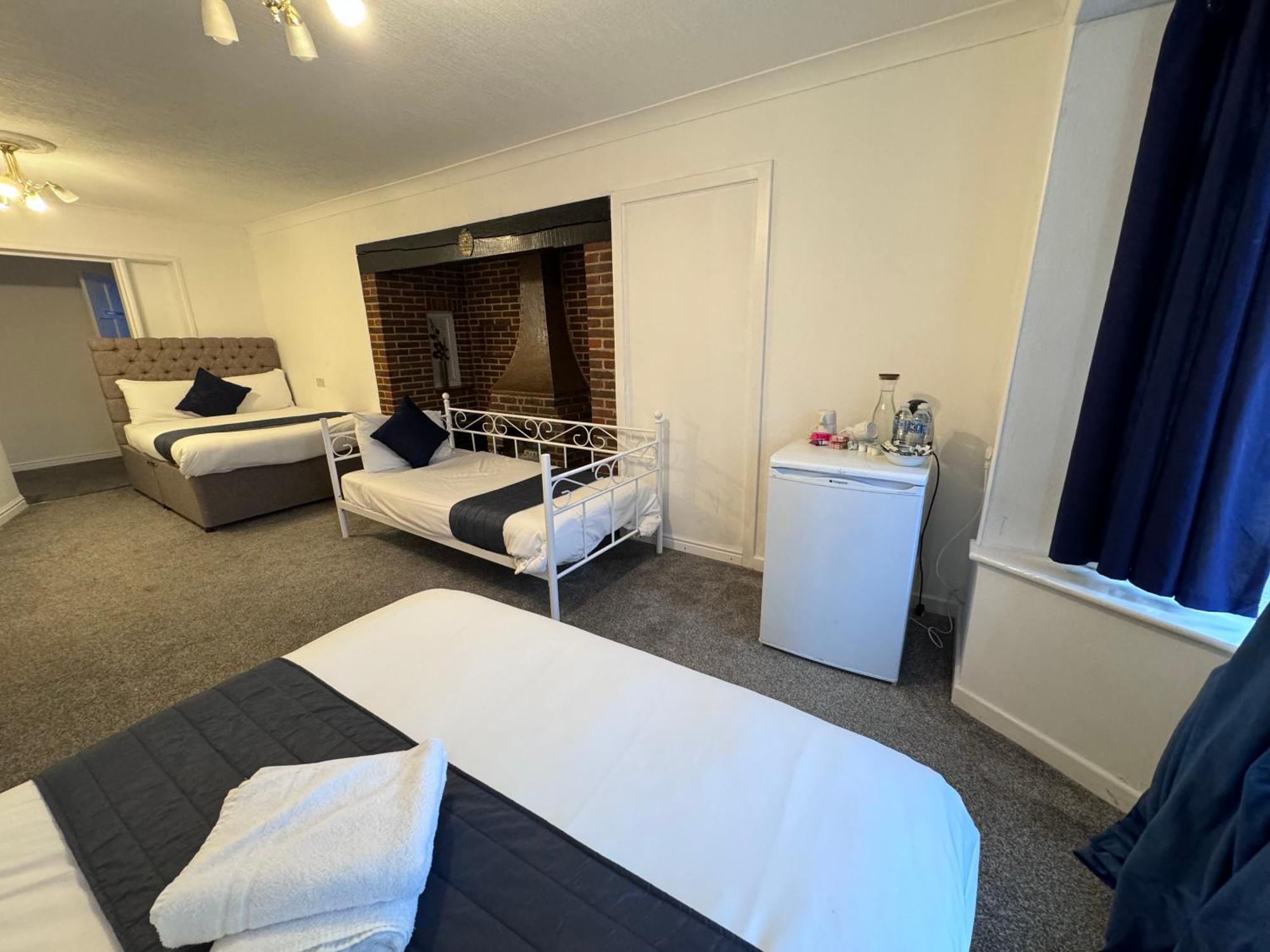 All Seasons Gatwick Guest House & Parking Horley Exterior foto