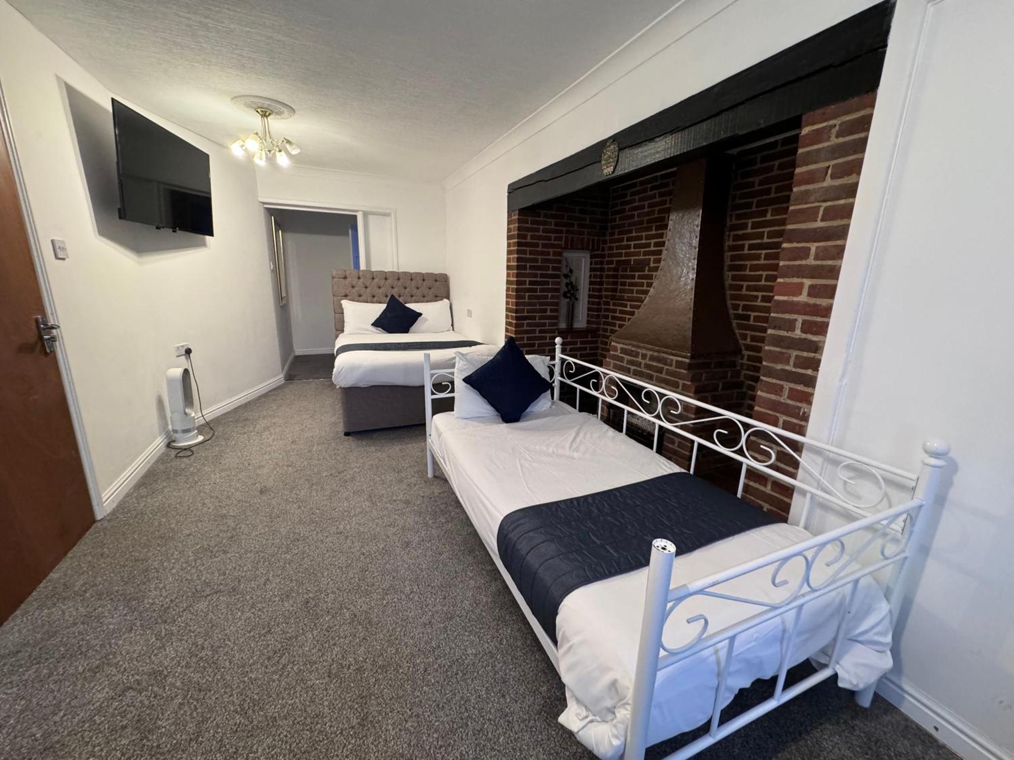 All Seasons Gatwick Guest House & Parking Horley Exterior foto