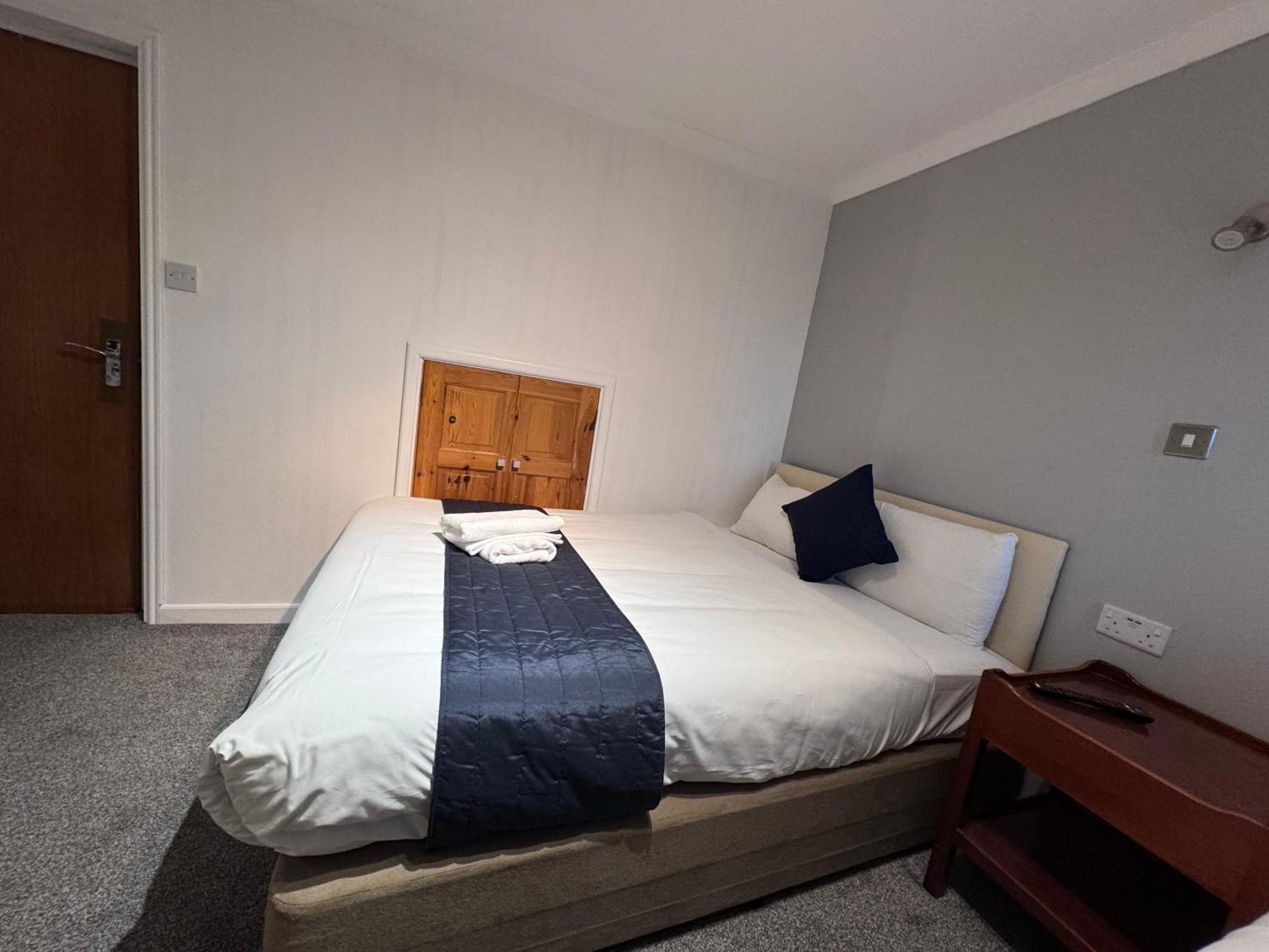 All Seasons Gatwick Guest House & Parking Horley Exterior foto