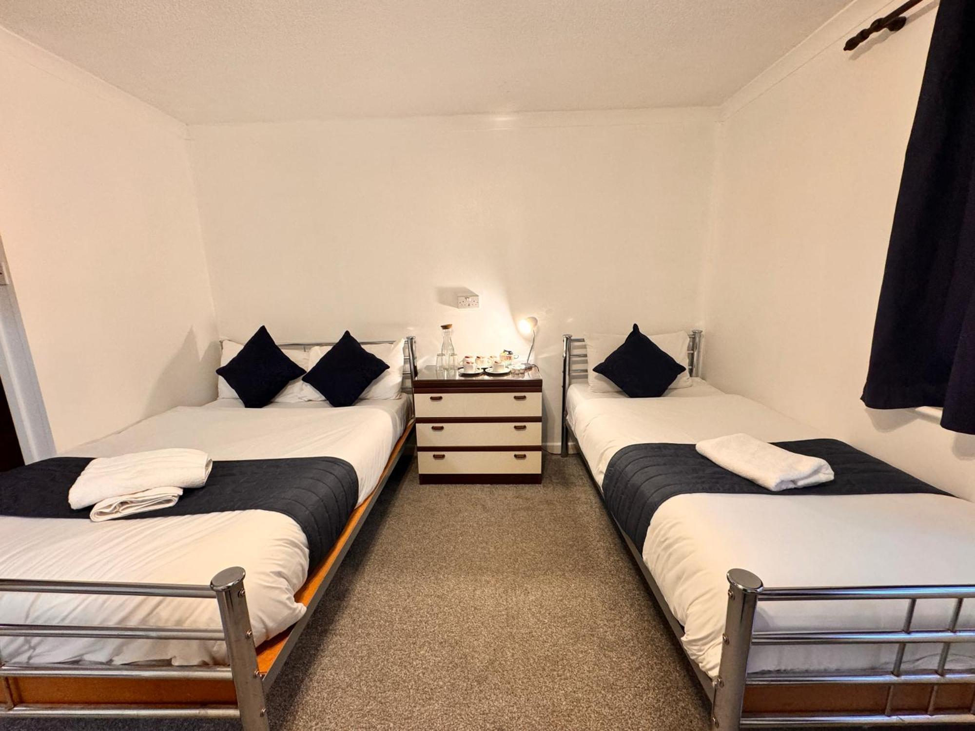 All Seasons Gatwick Guest House & Parking Horley Exterior foto