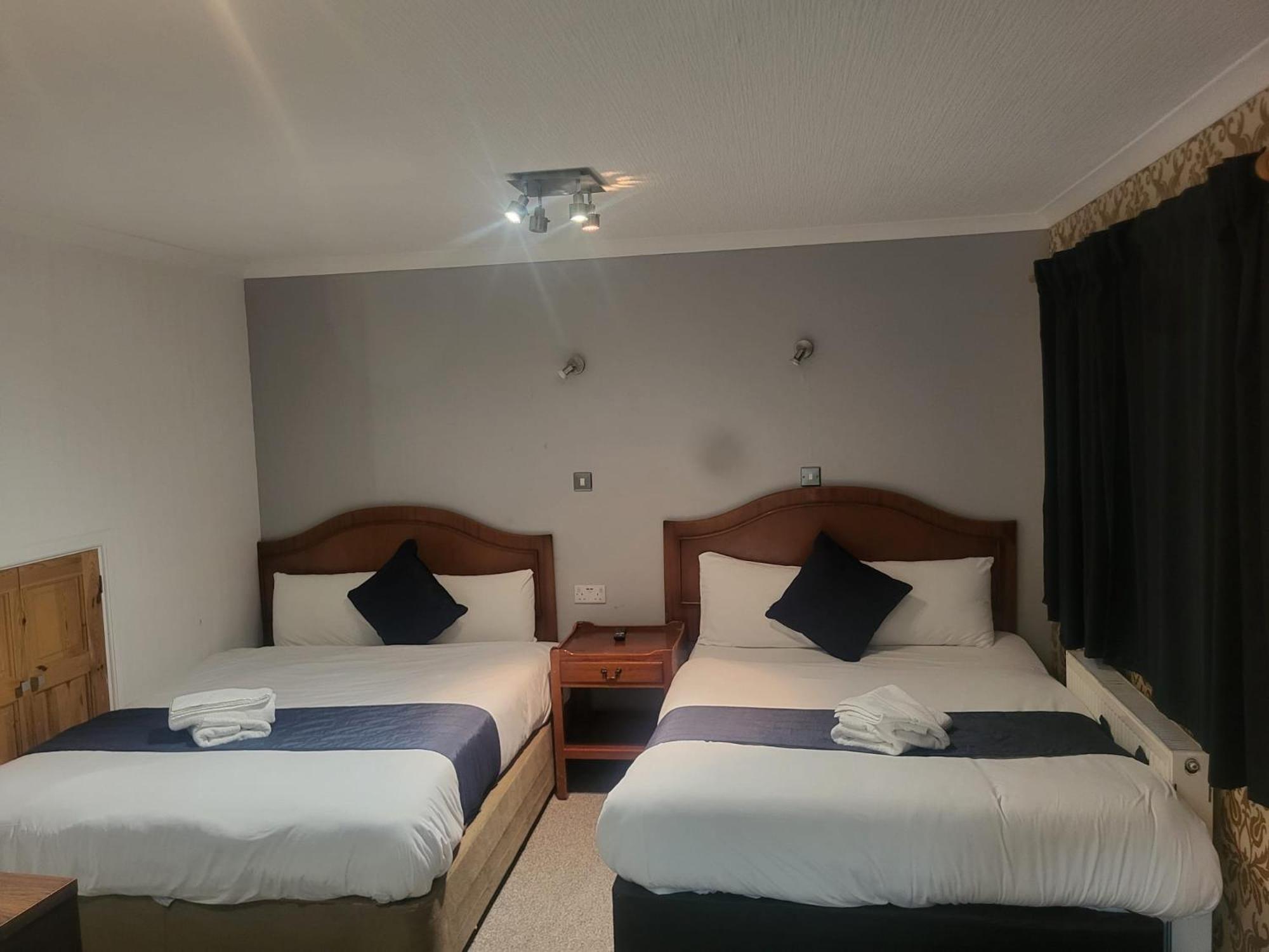 All Seasons Gatwick Guest House & Parking Horley Exterior foto