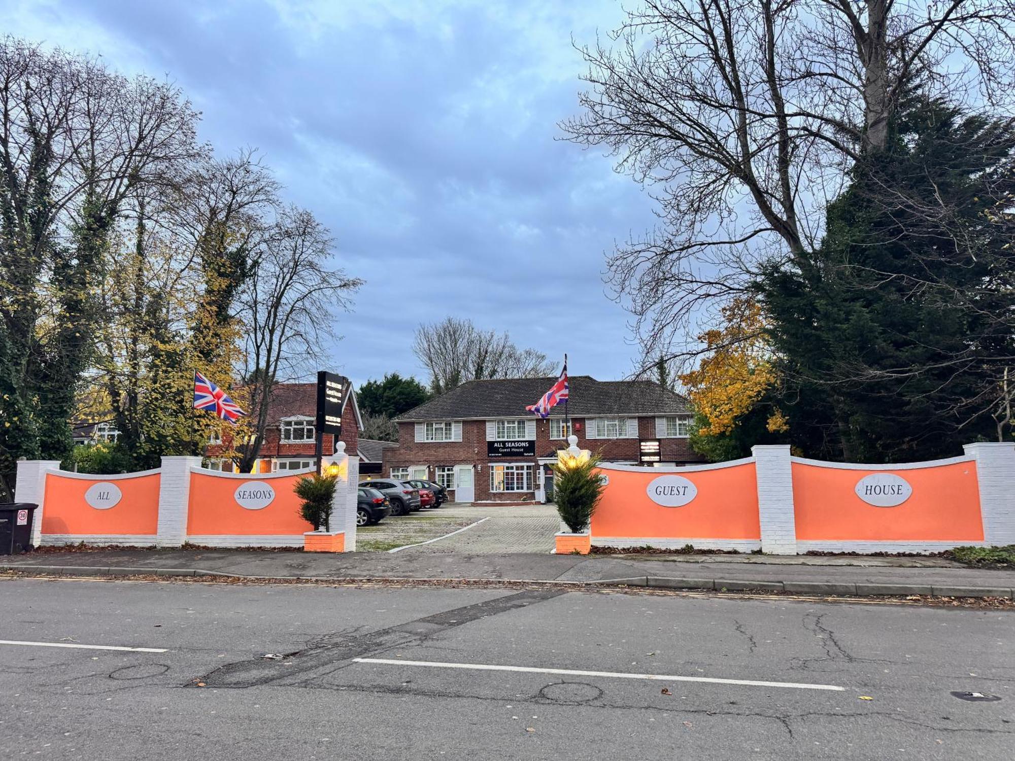 All Seasons Gatwick Guest House & Parking Horley Exterior foto