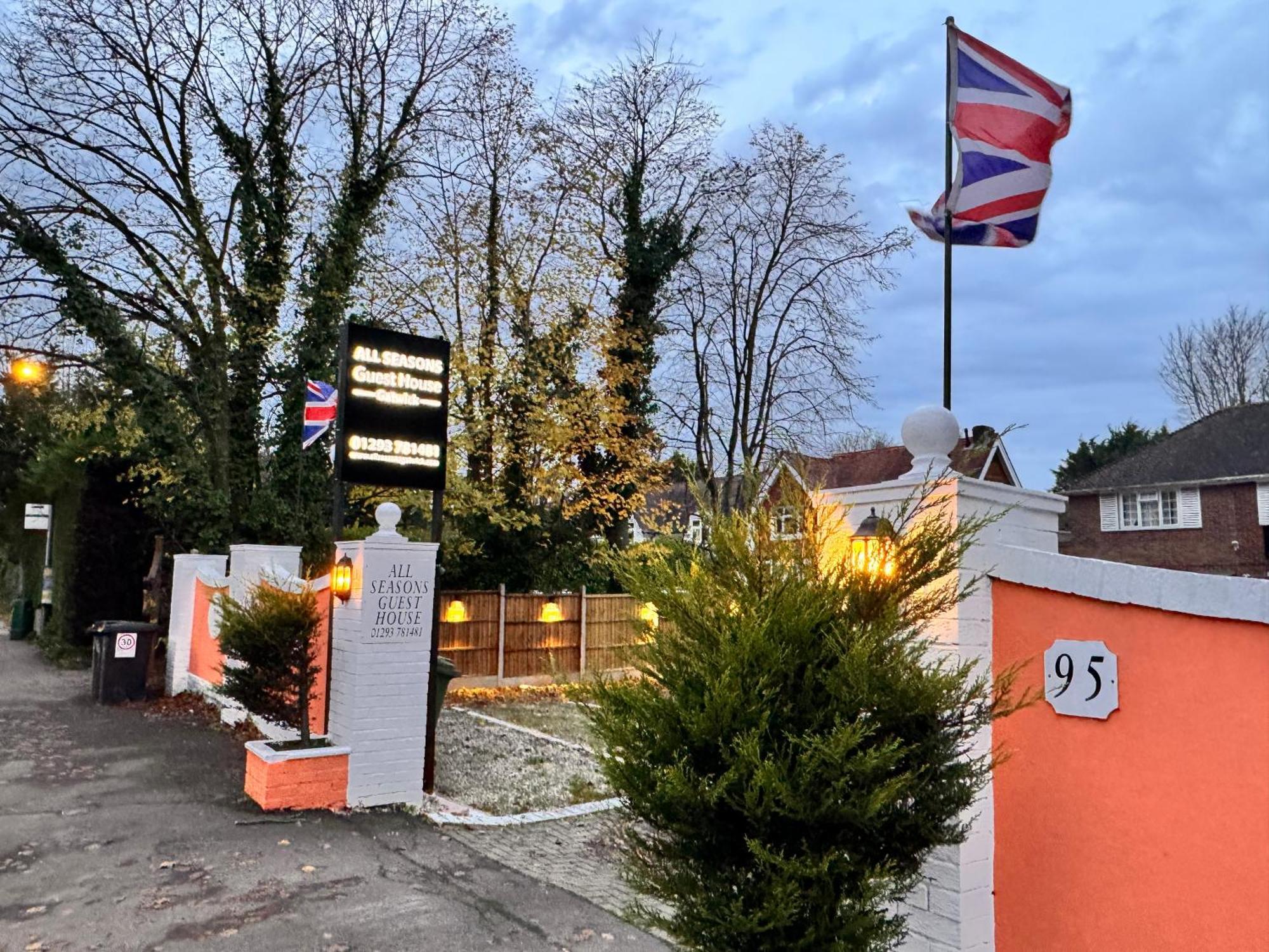 All Seasons Gatwick Guest House & Parking Horley Exterior foto