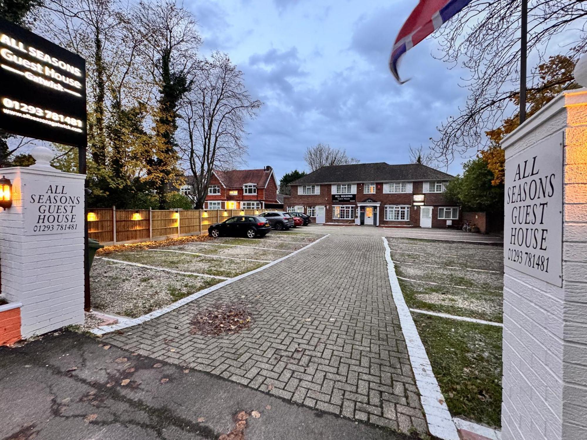 All Seasons Gatwick Guest House & Parking Horley Exterior foto